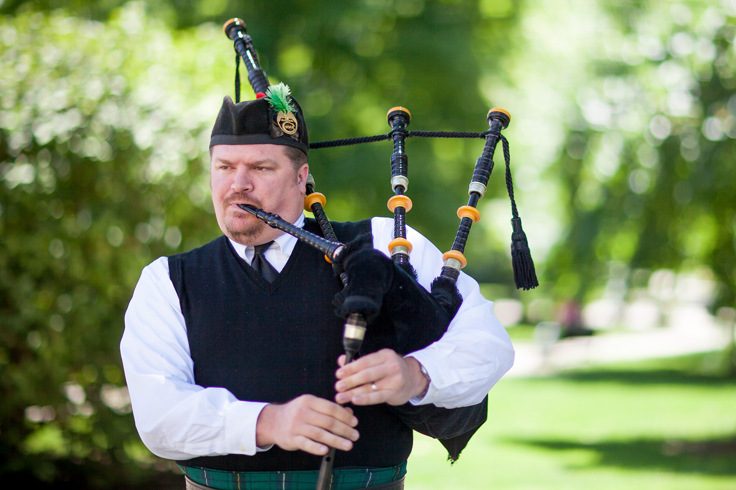 David Younger Bagpiper | The Wedding Mag